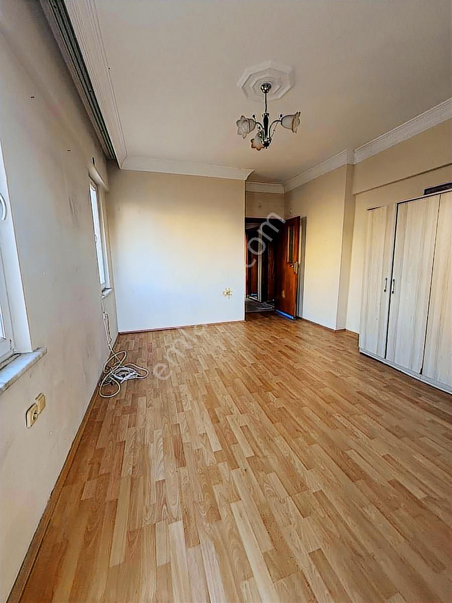 Cumhuriyet Mahallesinde Ara Katta Kiralık 3+1 - Görsel 9