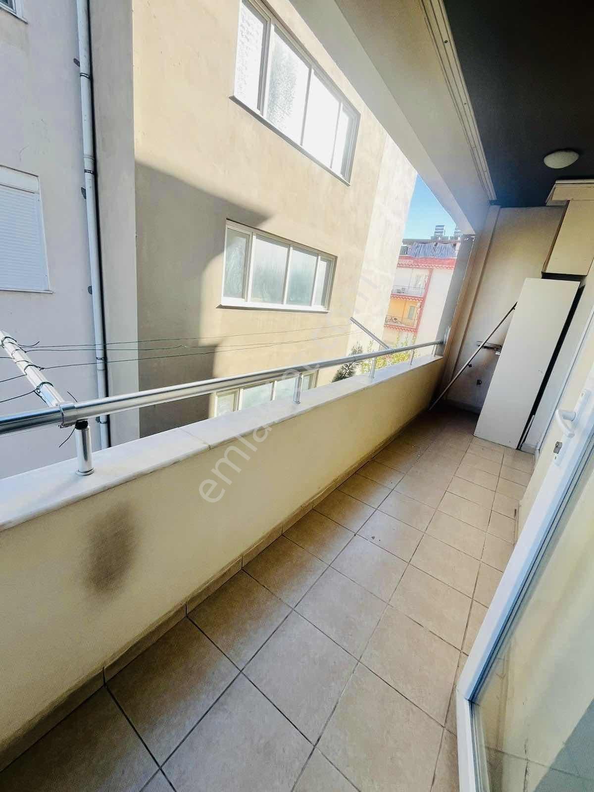 Şafak Mahallesinde Yol Üzeri Çok Geniş 2+1 Ayrı Mutfaklı Daire - Görsel 13