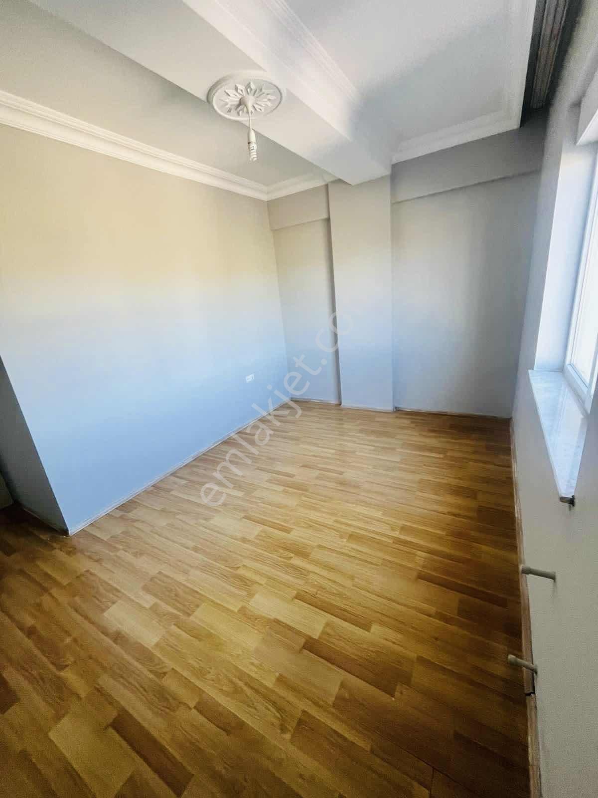 Şafak Mahallesinde Yol Üzeri Çok Geniş 2+1 Ayrı Mutfaklı Daire - Görsel 14