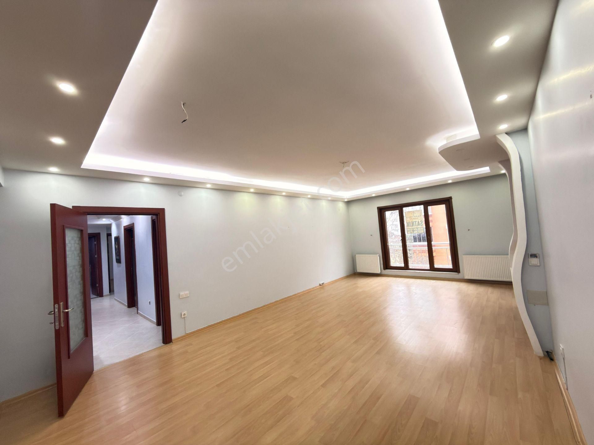 Güvenden Şehrin Göbeğinde 160m² Ara Kat Ön Cephe Satılık 3+1 - Görsel 3