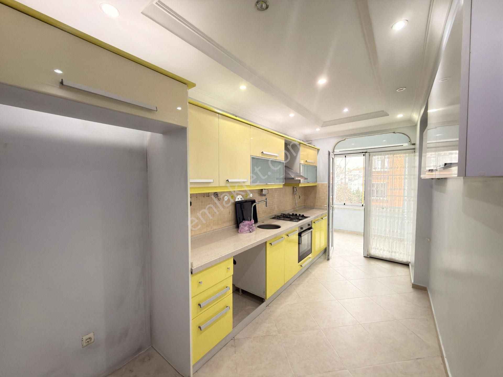 Güvenden Şehrin Göbeğinde 160m² Ara Kat Ön Cephe Satılık 3+1 - Görsel 24