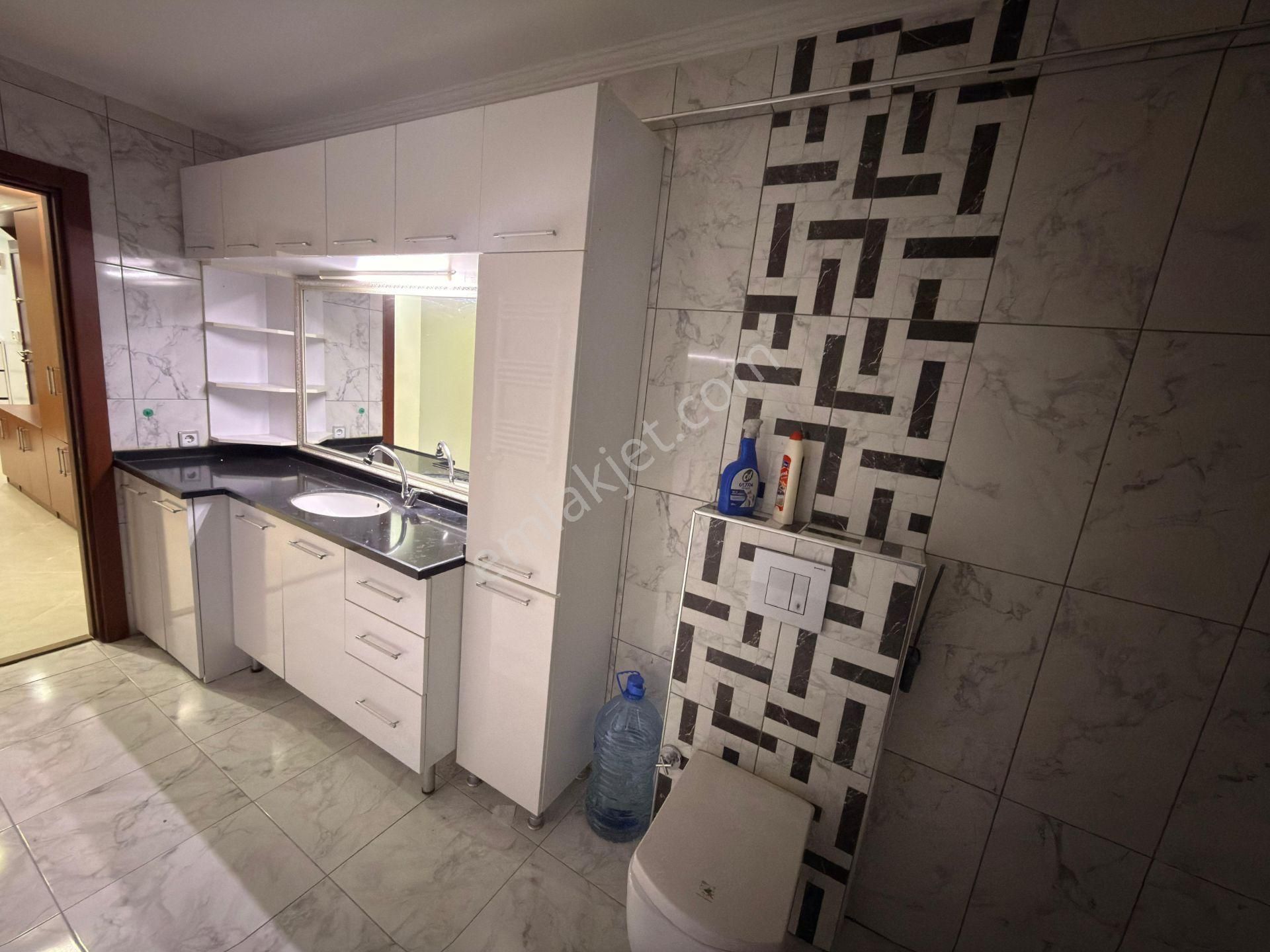 Güvenden Şehrin Göbeğinde 160m² Ara Kat Ön Cephe Satılık 3+1 - Görsel 11