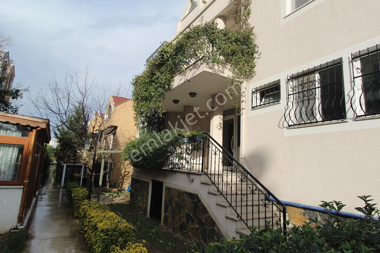 Başakşehir Bahçeşehir'de 5+2 Eşyasız Villa | Tekce - Görsel 16