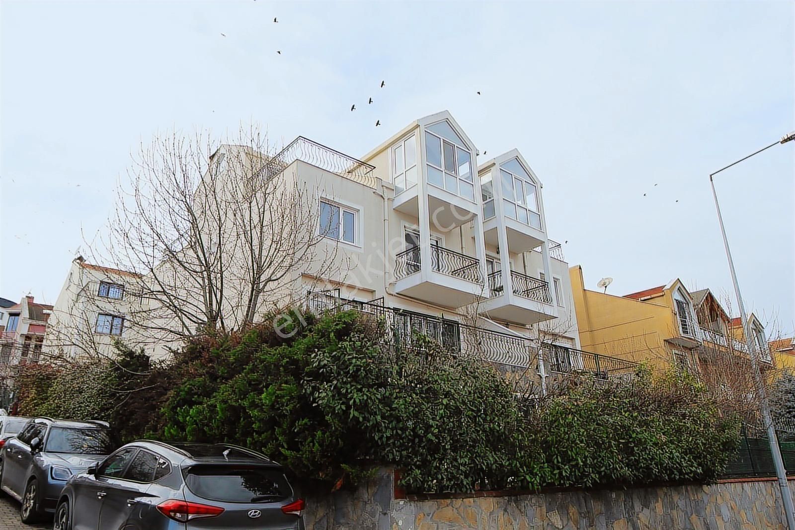 Başakşehir Bahçeşehir'de 5+2 Eşyasız Villa | Tekce