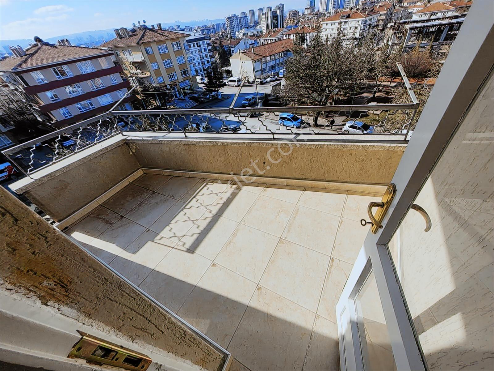 Gün Boyu Güneş İçinde ! Önü Açık, Geniş Odalı 4+1 Kiralık Daire - Görsel 20