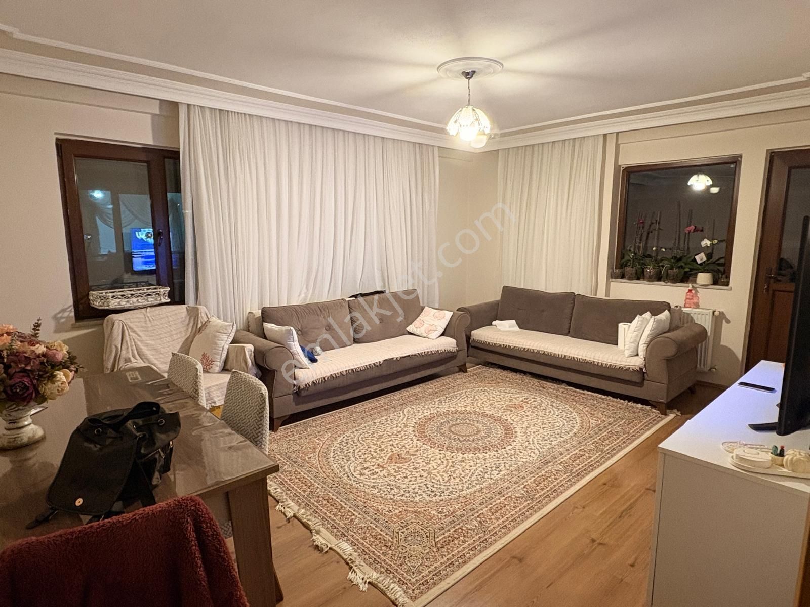 Safranyolunda 3+1 İstenirse Kiracısı Hazır Daire