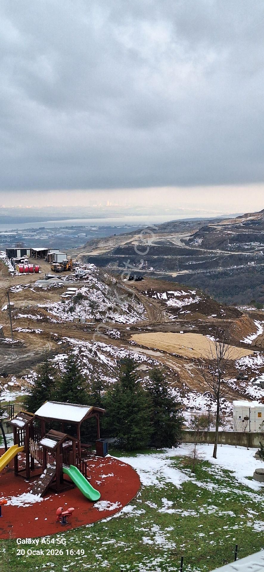 Çatalca Kiptaş Göl Manzaralı