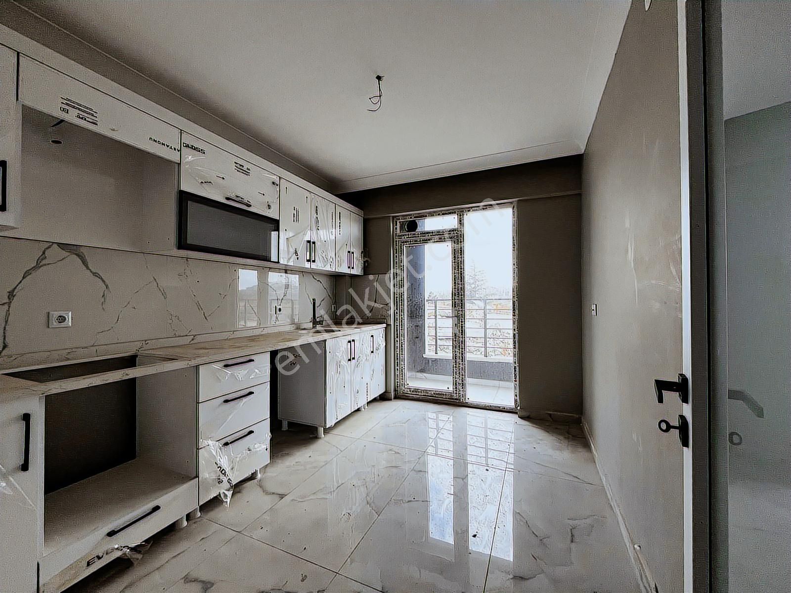 ꧁▇yılmaz'dan▇꧂sıfır Binada Göl Manzaralı Asansörlü 3+1 Daire