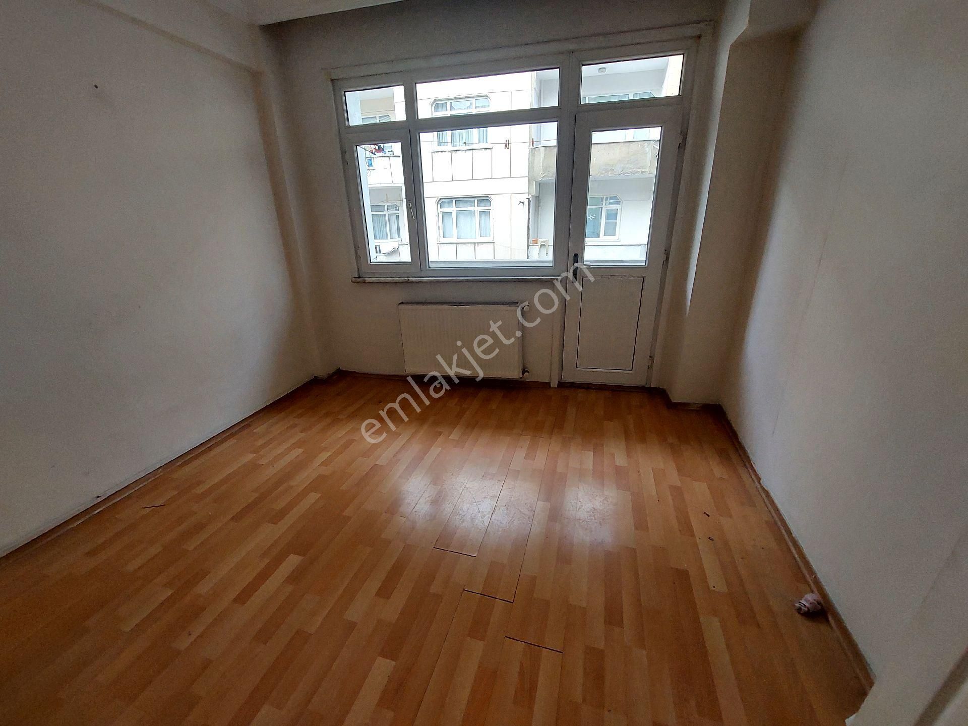 Gaziosmanpaşa Feyziçakmak Mahallesi Den Kiralık Daire Birinci Kat Balkonlu 2+1 110 - Görsel 9