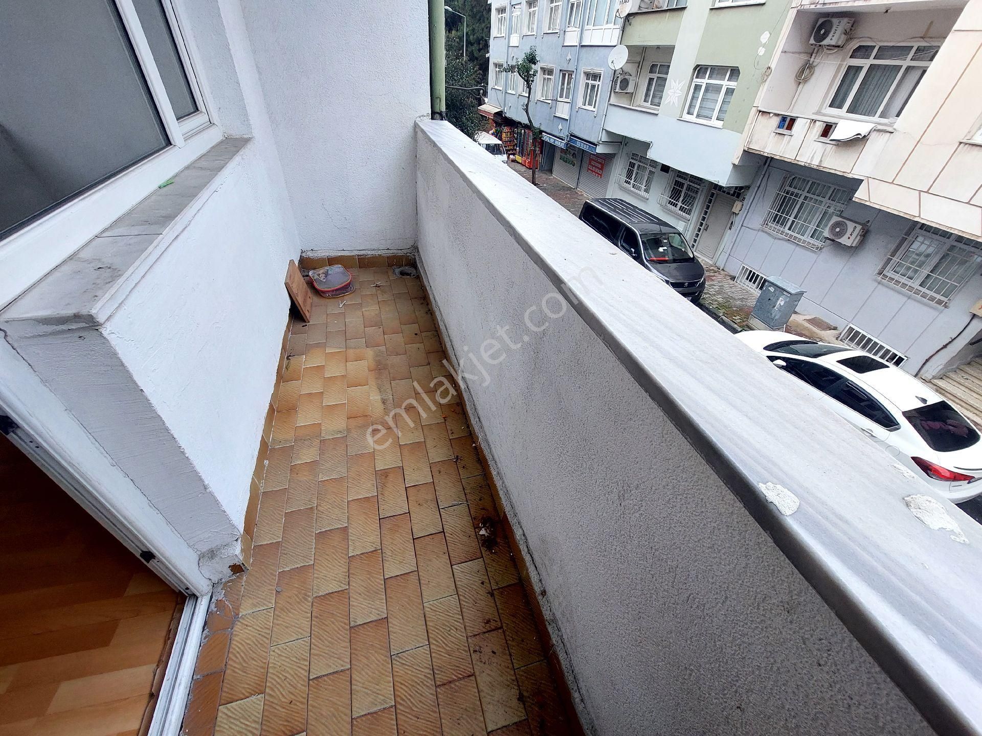 Gaziosmanpaşa Feyziçakmak Mahallesi Den Kiralık Daire Birinci Kat Balkonlu 2+1 110 - Görsel 22