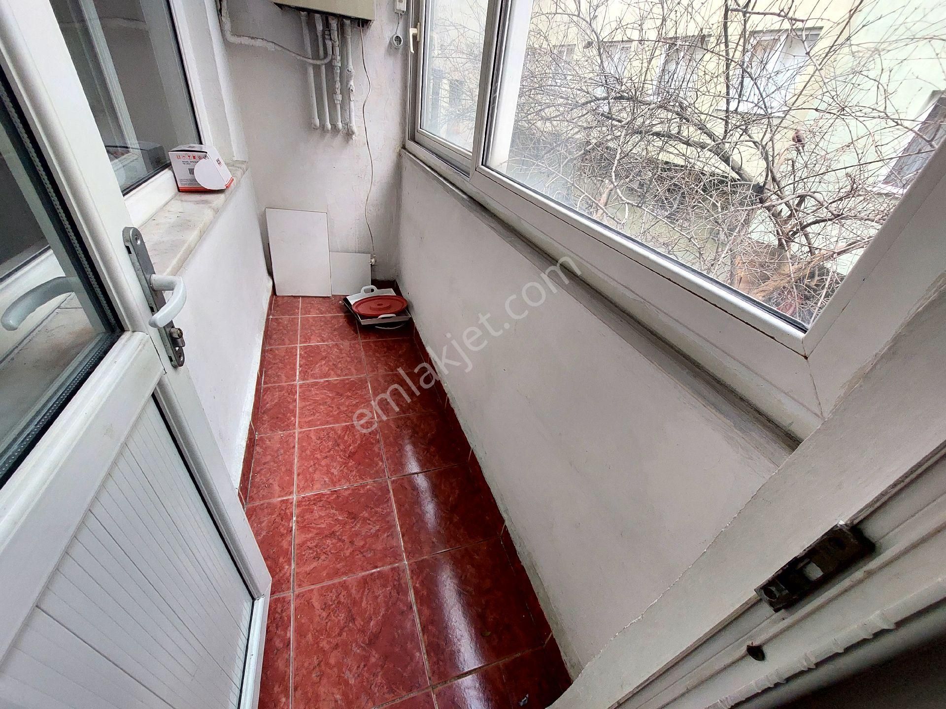 Gaziosmanpaşa Feyziçakmak Mahallesi Den Kiralık Daire Birinci Kat Balkonlu 2+1 110 - Görsel 21