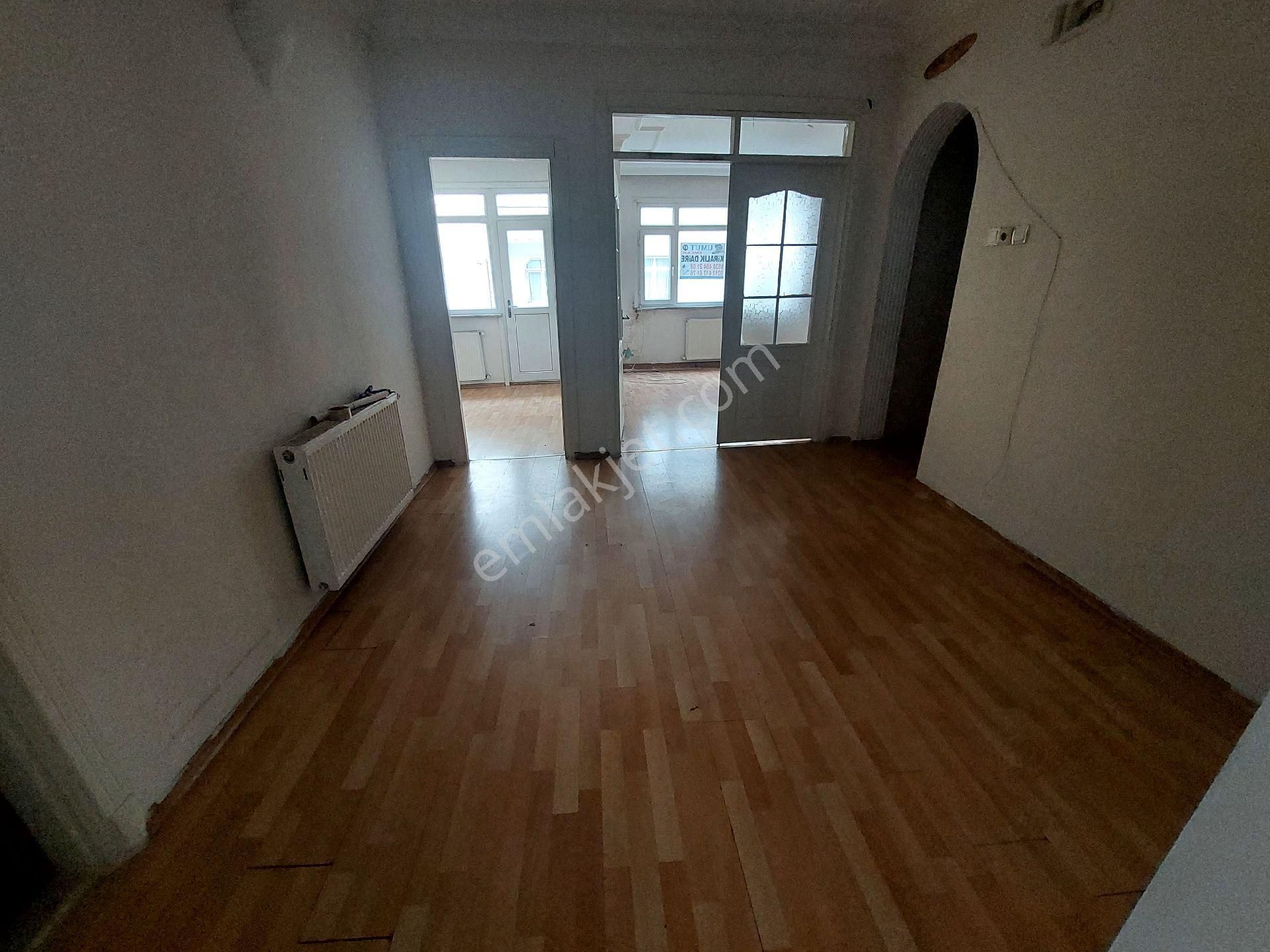 Gaziosmanpaşa Feyziçakmak Mahallesi Den Kiralık Daire Birinci Kat Balkonlu 2+1 110 - Görsel 11