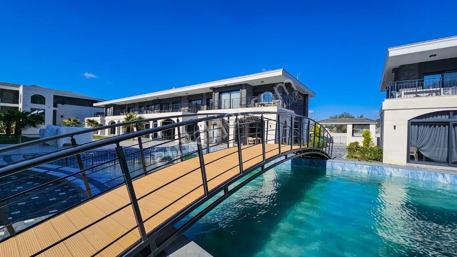 Kuşadası Kuştur Plajı ‘na Yürüme Mesafesinde 1+1 Şık Eşyalı Kiralık Daire