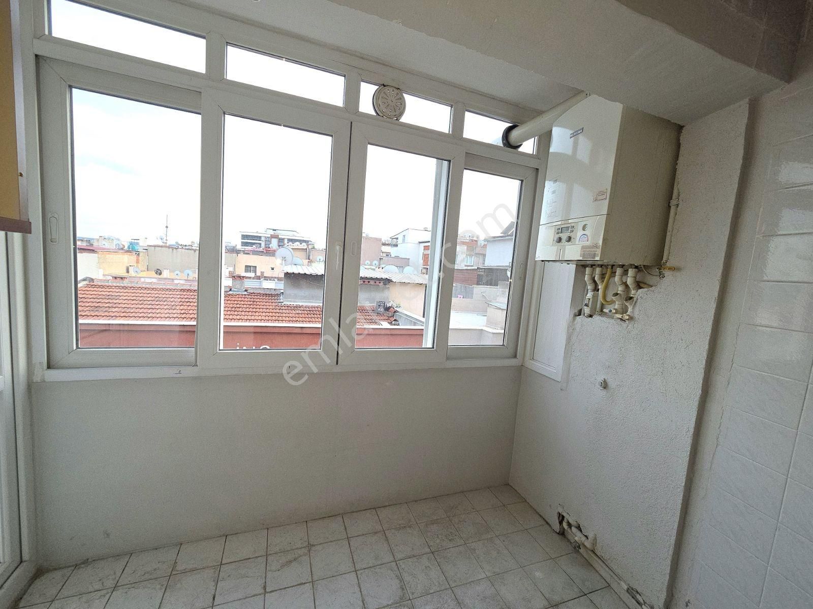 Karabağlar Refet Bele Mah. Merkezi 3+1 Ara Kat Otoparklı Daire - Görsel 6