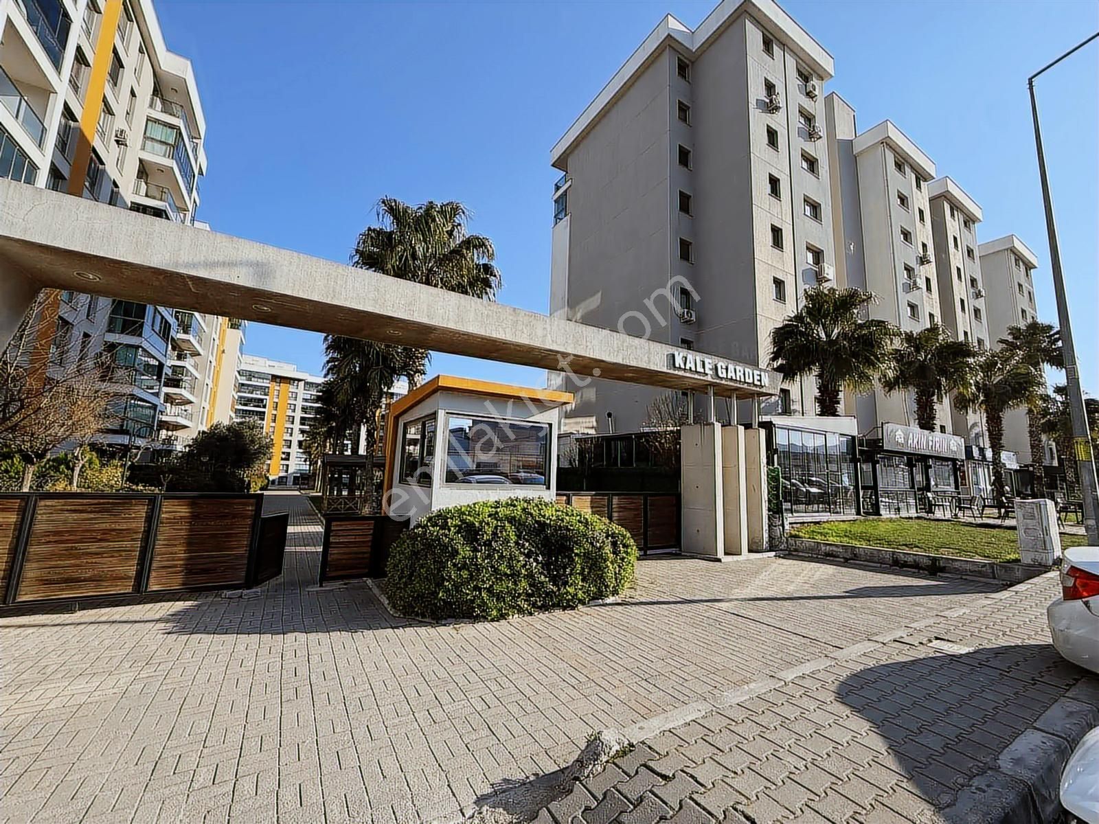 Kale Garden Kiralık Daıre Havuz Cepheli