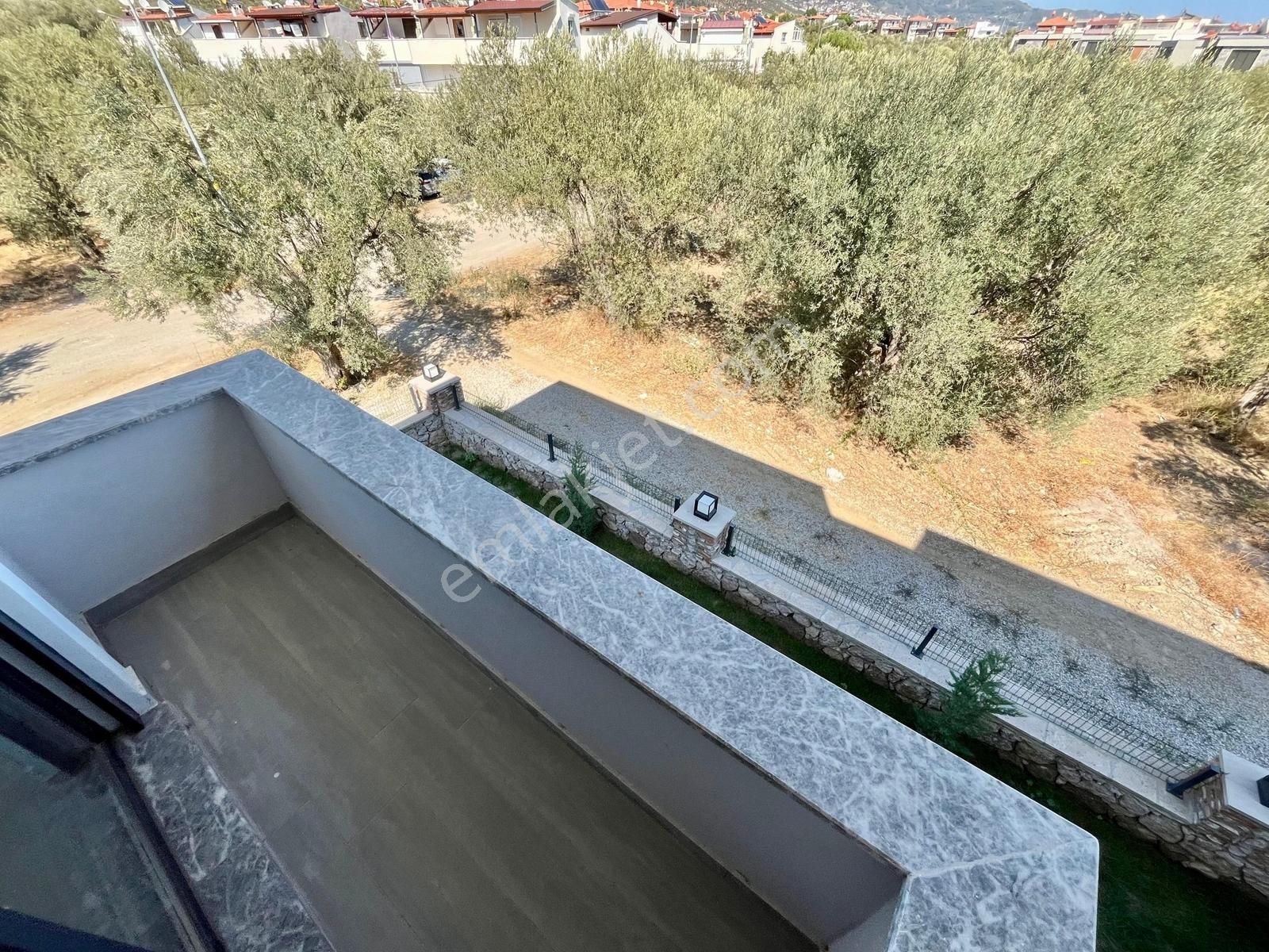 Gümüş'den Narlıda Geniş Bahçeli Ultra Lüks Sıfır 3+1 Müstakil Ev - Görsel 32