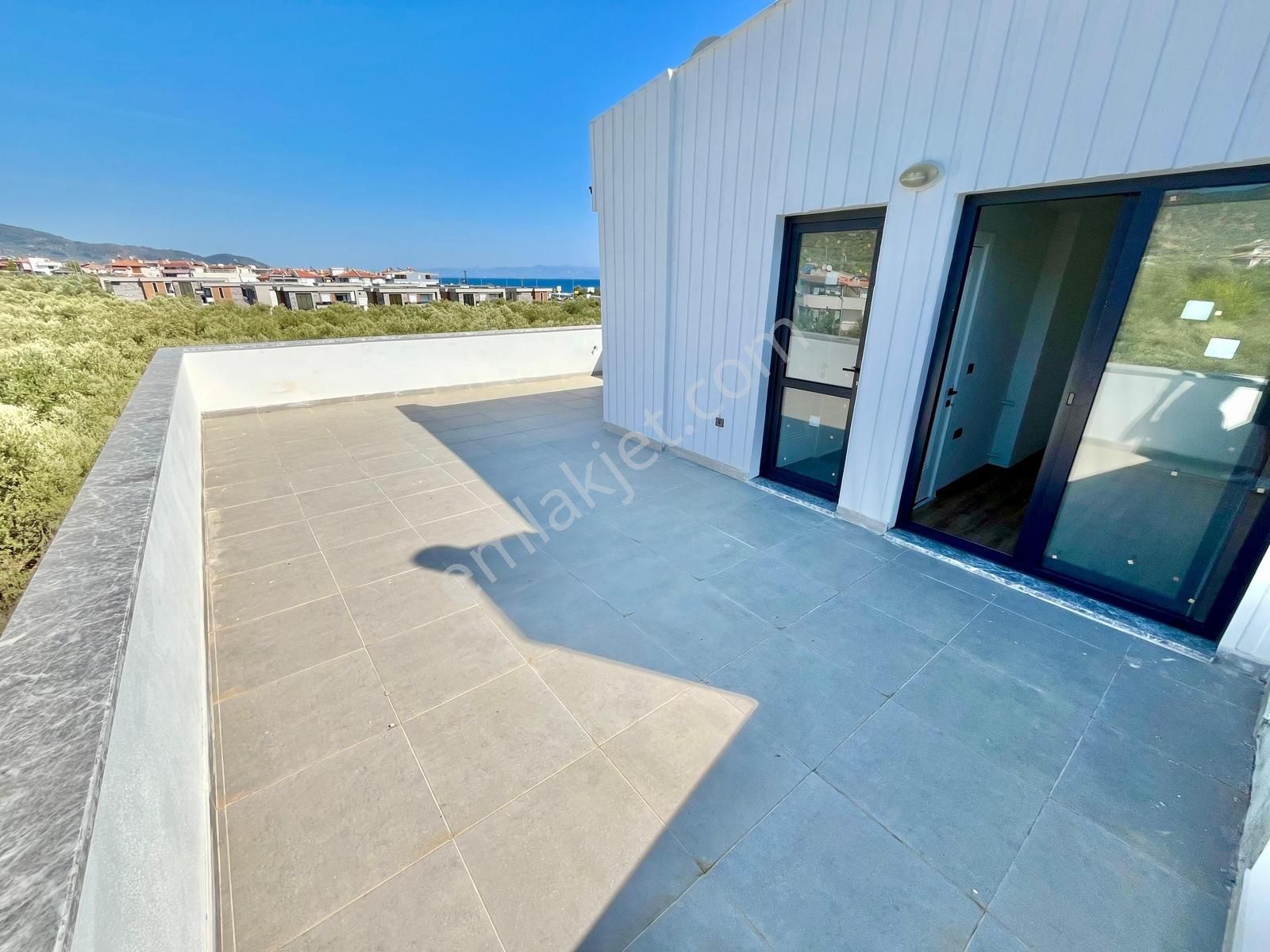 Gümüş'den Narlıda Geniş Bahçeli Ultra Lüks Sıfır 3+1 Müstakil Ev - Görsel 26