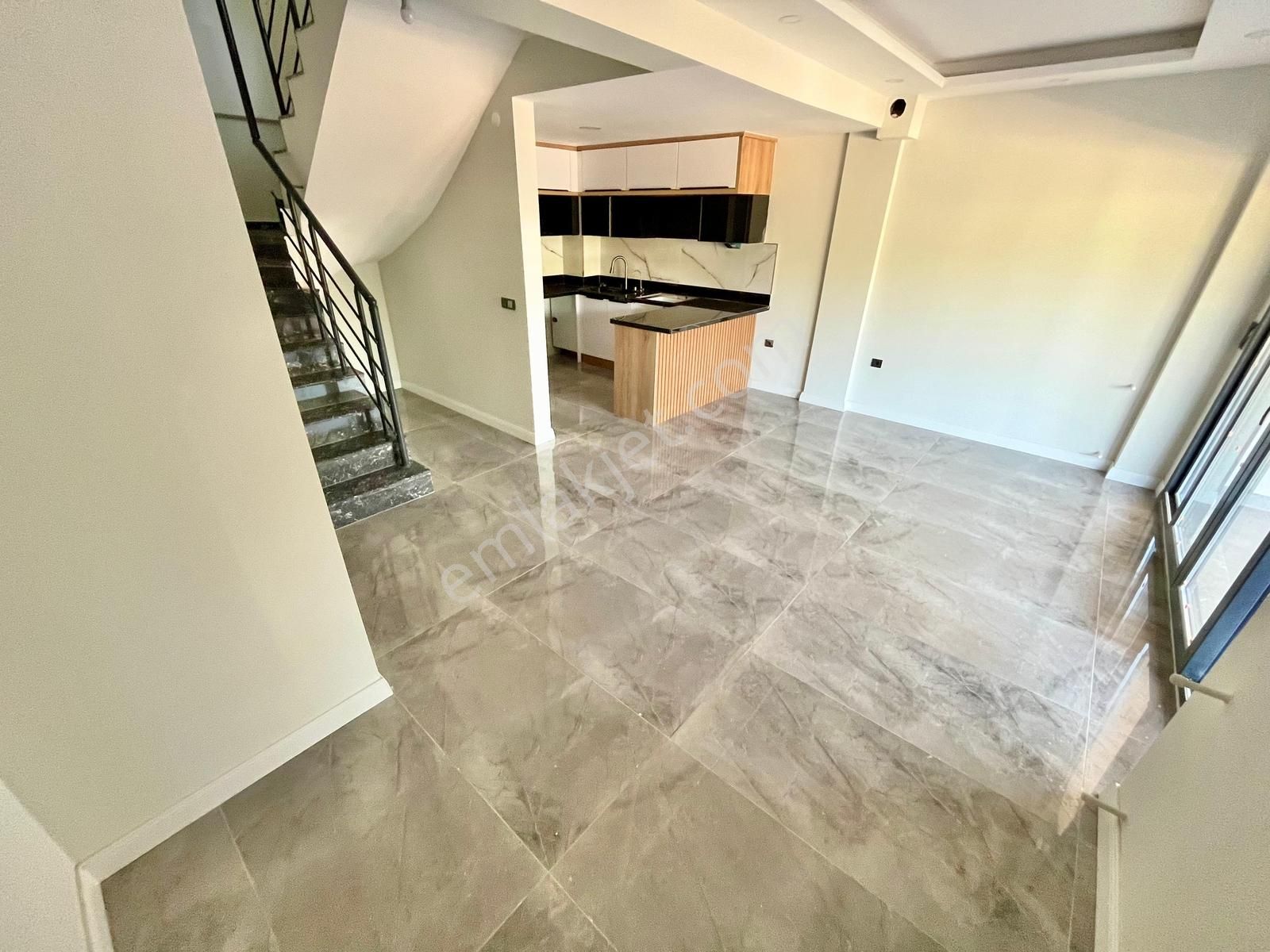 Gümüş'den Narlıda Geniş Bahçeli Ultra Lüks Sıfır 3+1 Müstakil Ev - Görsel 3