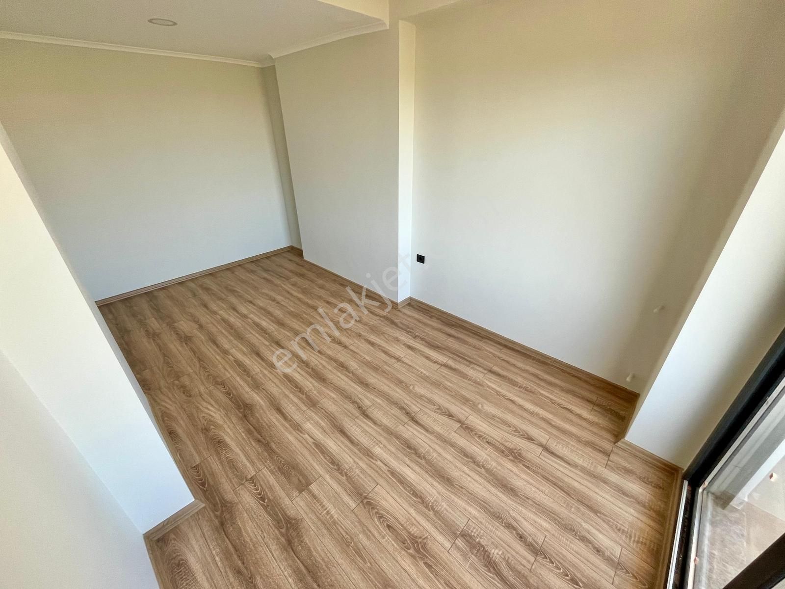 Gümüş'den Narlıda Geniş Bahçeli Ultra Lüks Sıfır 3+1 Müstakil Ev - Görsel 24