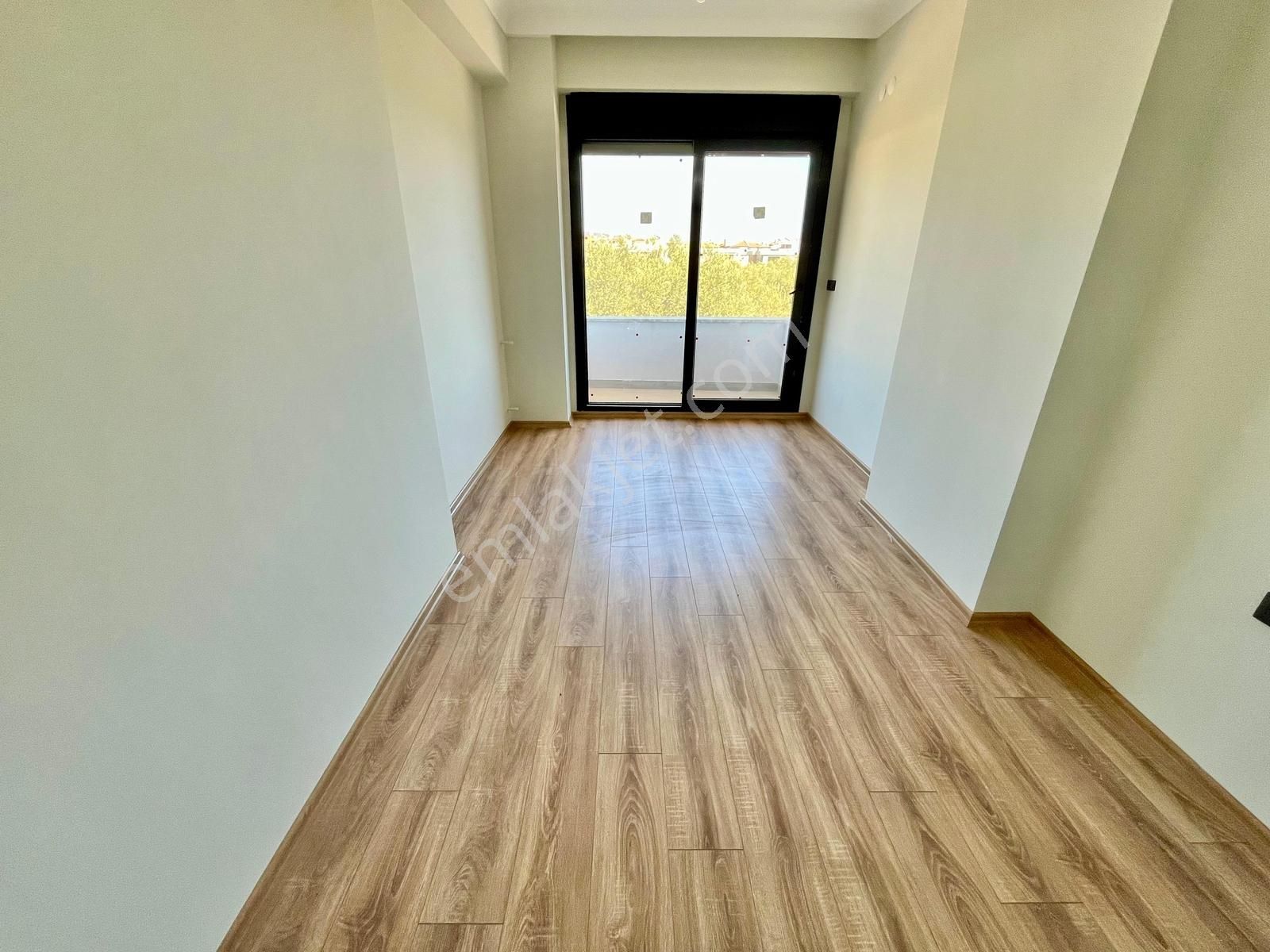 Gümüş'den Narlıda Geniş Bahçeli Ultra Lüks Sıfır 3+1 Müstakil Ev - Görsel 4