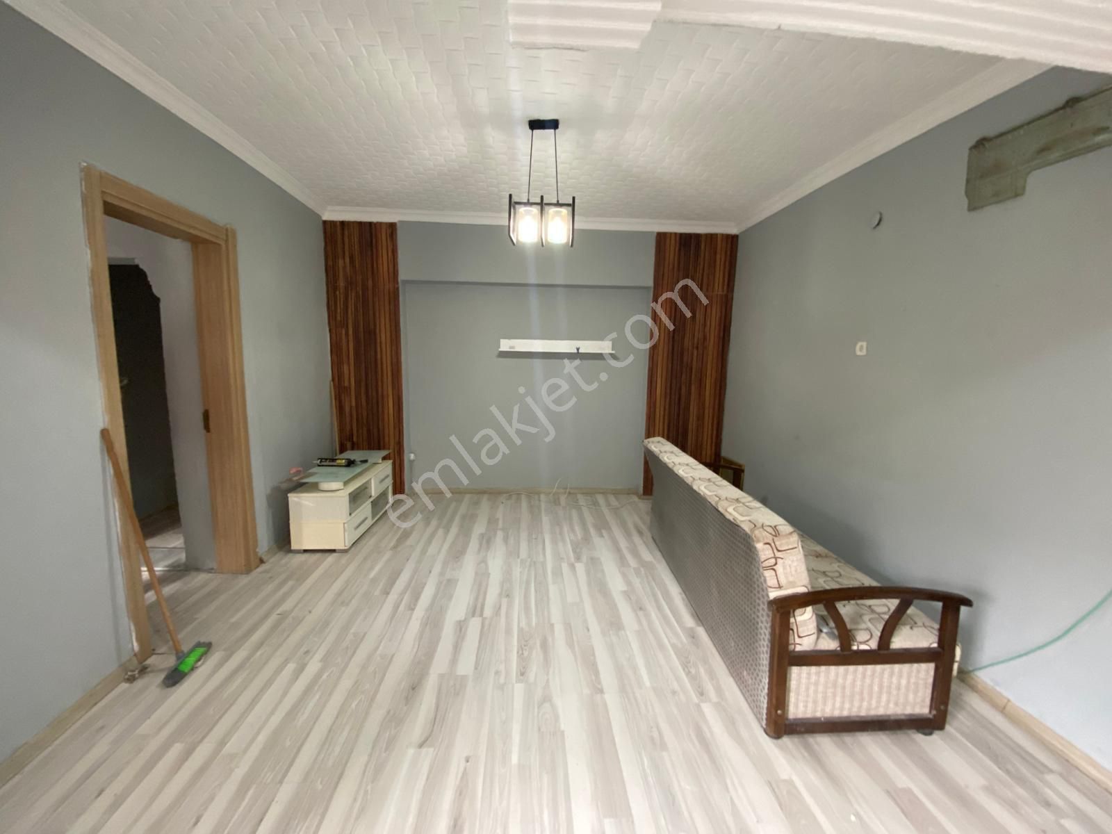 Buca Çamlık Mah.de 2+1 85m2 Ayrı Mutfak Yüksek Giriş Balkonlu Kiralık Daire