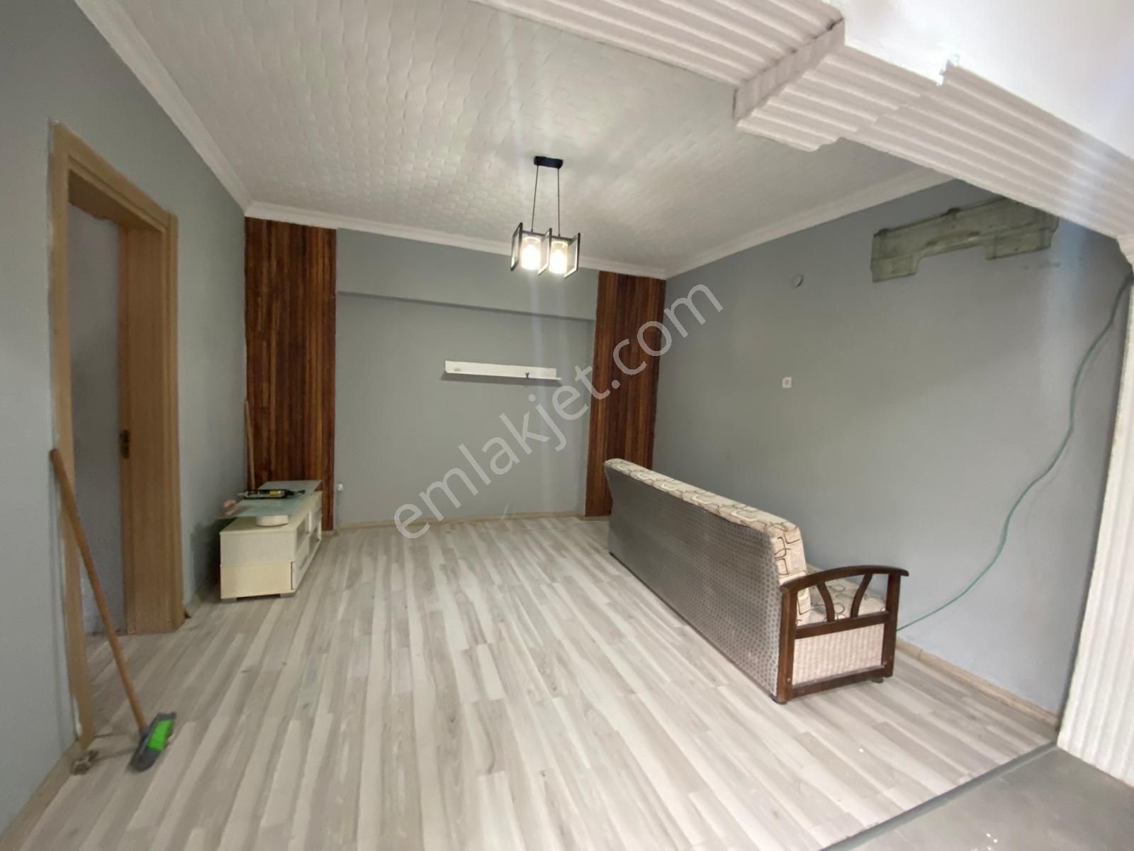 Buca Çamlık Mah.de 2+1 85m2 Ayrı Mutfak Yüksek Giriş Balkonlu Kiralık Daire - Görsel 2
