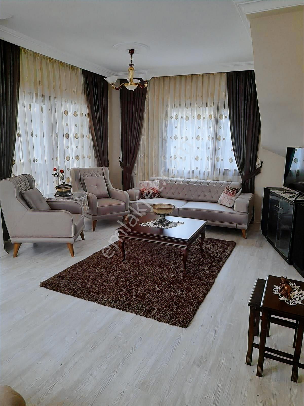 Stoptan Foça Ana Cadde Üzeri Ticari Vasıflı Satılık Villa - Görsel 29