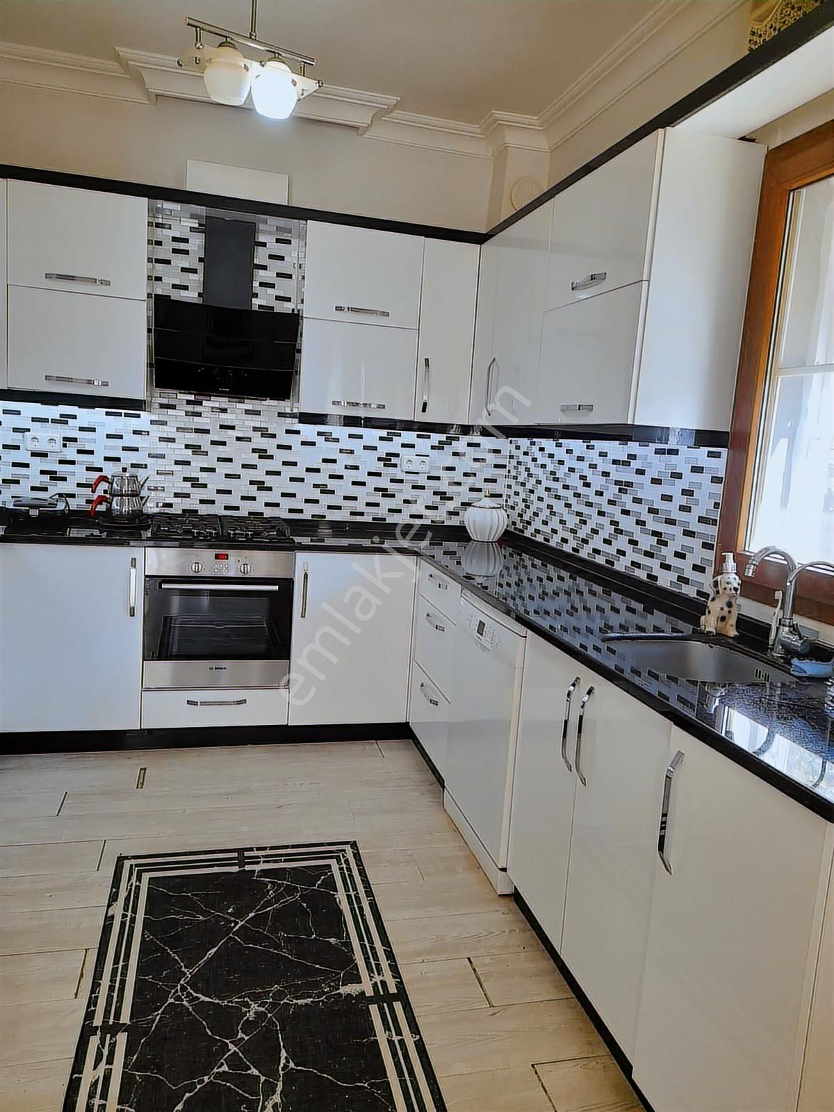 Stoptan Foça Ana Cadde Üzeri Ticari Vasıflı Satılık Villa - Görsel 5