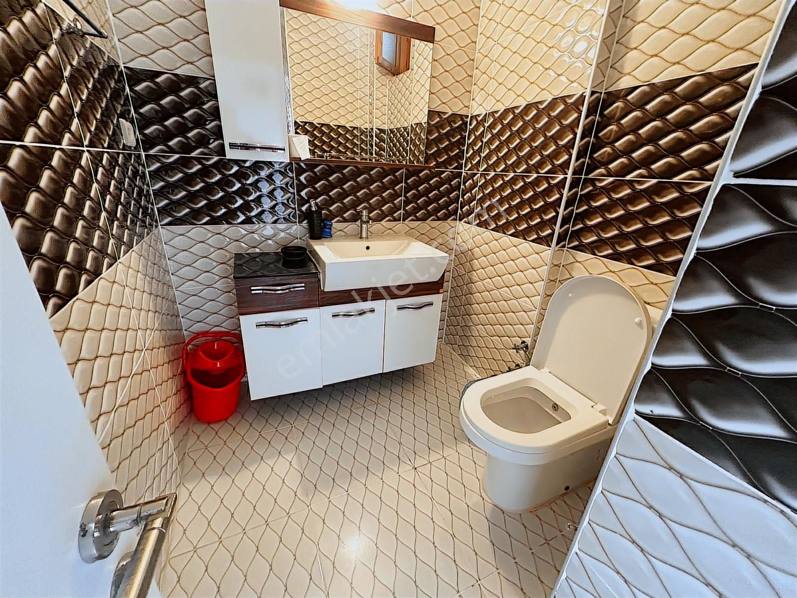 Stoptan Foça Ana Cadde Üzeri Ticari Vasıflı Satılık Villa - Görsel 20