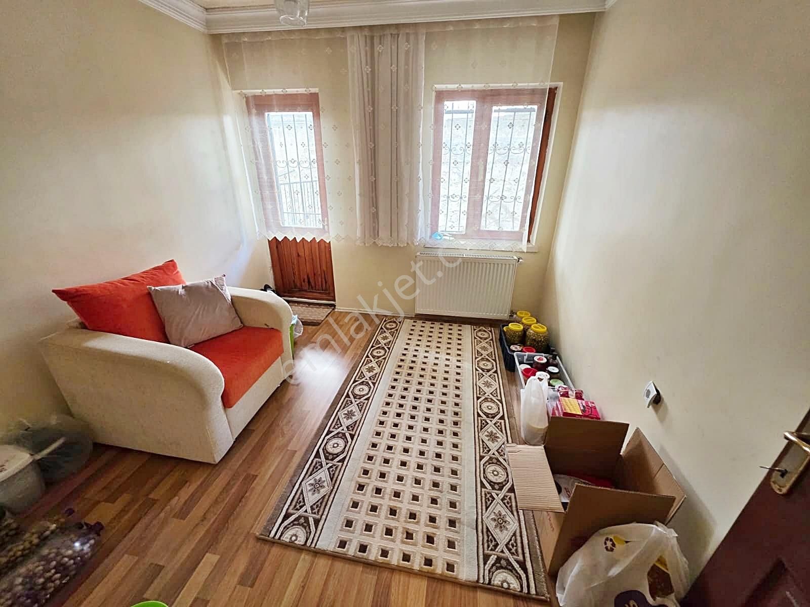 Ayvalıda Gençler B.spor Tesislerinin Yanında 3+1 Yapılı Daire - Görsel 14