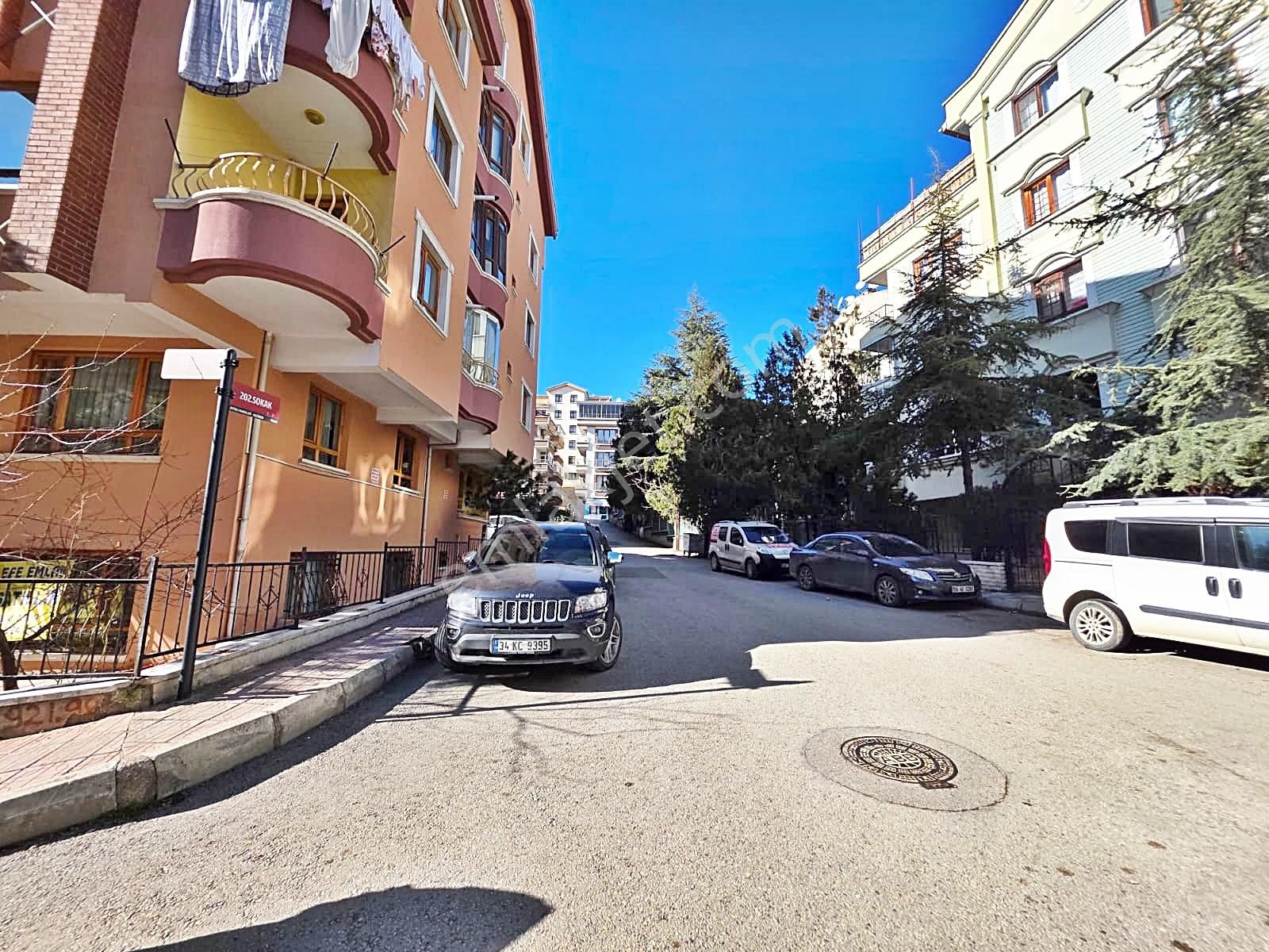 Ayvalıda Gençler B.spor Tesislerinin Yanında 3+1 Yapılı Daire - Görsel 16