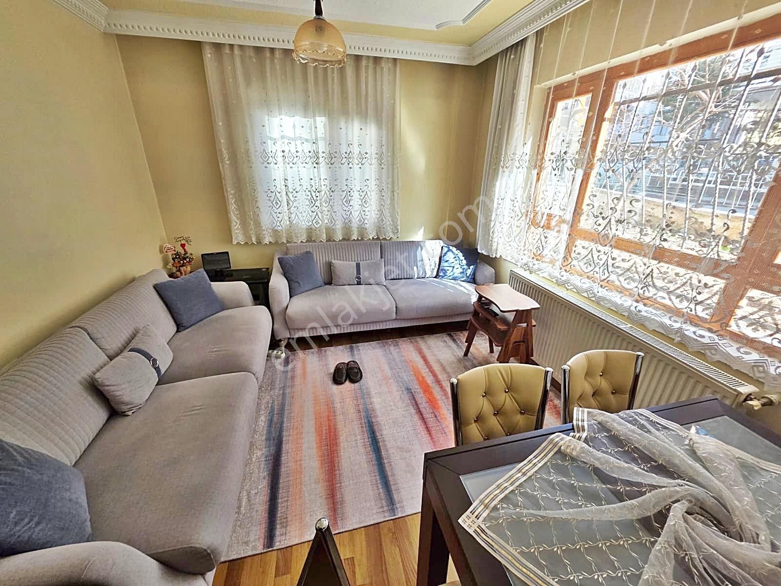 Ayvalıda Gençler B.spor Tesislerinin Yanında 3+1 Yapılı Daire - Görsel 2