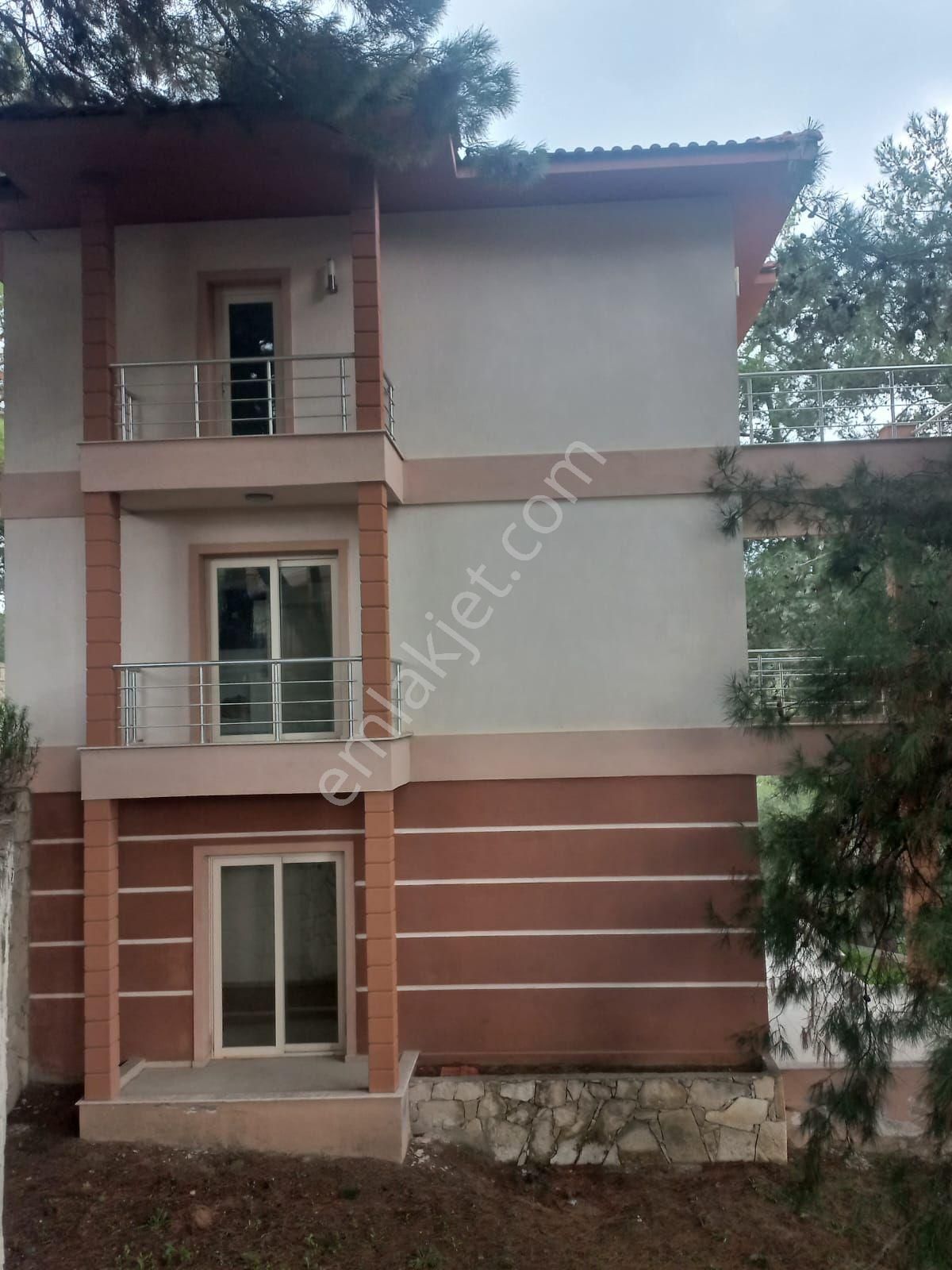 Tek Müstakil 4+2 Havuzlu Site - Görsel 17