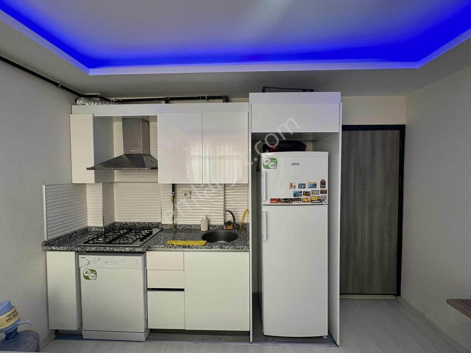 Çevik Bir Meydan Halkbank Yakınında Full Eşyalı Asansörlü 1+1 - Görsel 21