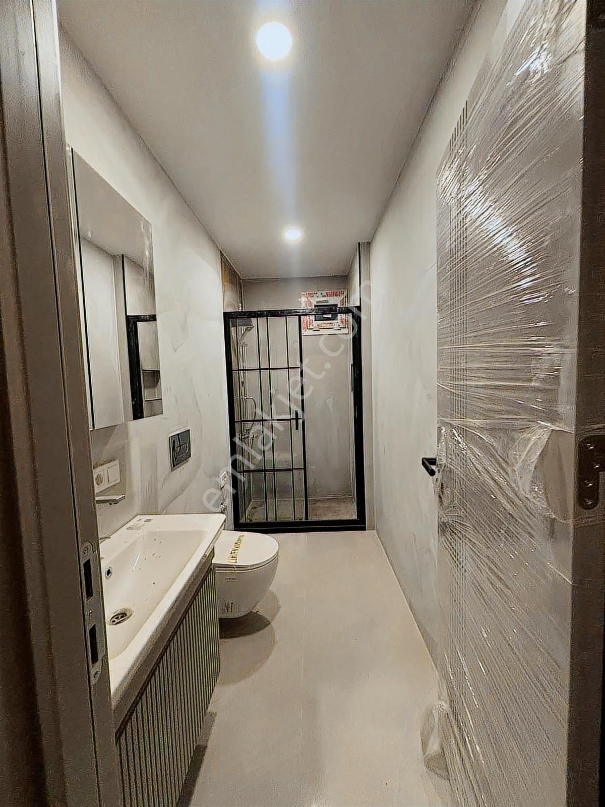 Beylikdüzü Yakupluda Sıfır Binada 1+1 Satılık Daire - Görsel 27