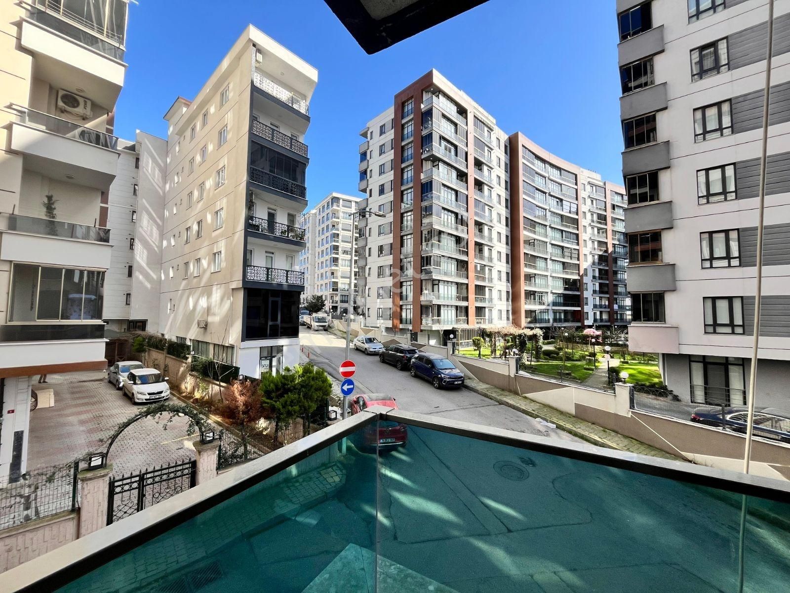 Çekmeköy Taşdelen Mh. Siteler Bölgesi 3+1 Boş Satılık Daire