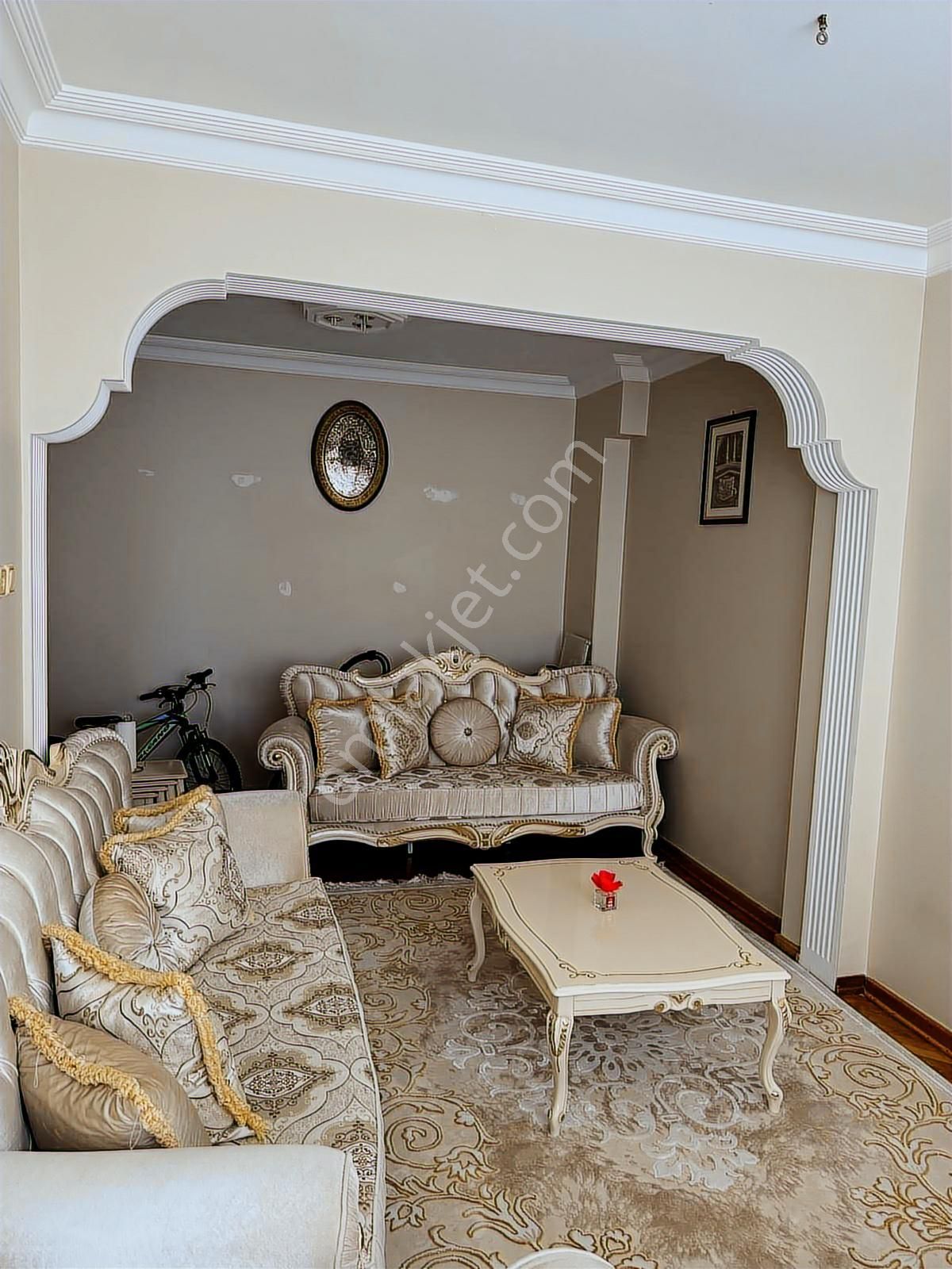 Fatih Maltada Satılık Bakımlı 3+1 Balkonlu Ara Kat