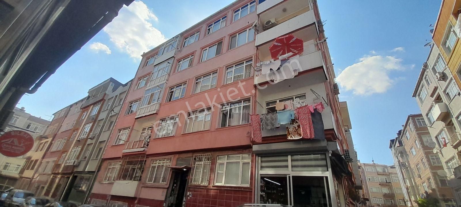Kocamustafapaşa Merkez 2.kat 2+1 65m2 Balkon Boş Satılık Daire