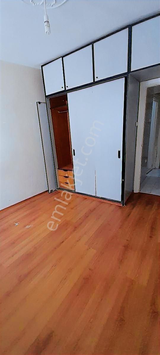 Kocamustafapaşa Merkez 2.kat 2+1 65m2 Balkon Boş Satılık Daire - Görsel 2