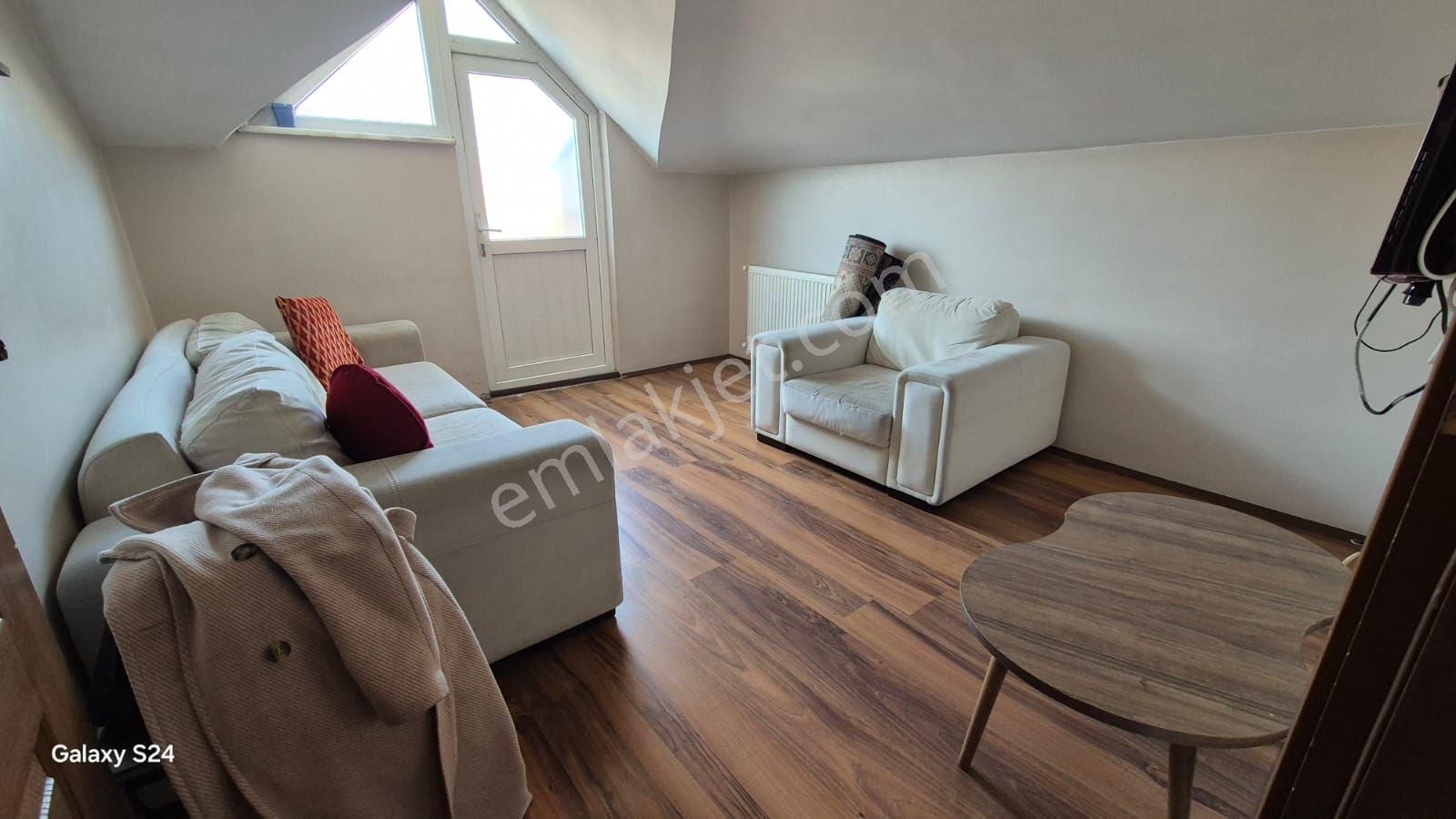 Bahçeli Evler De Kiralık Eşyalı Daire 1+1 Asansörlü Otoparklı
