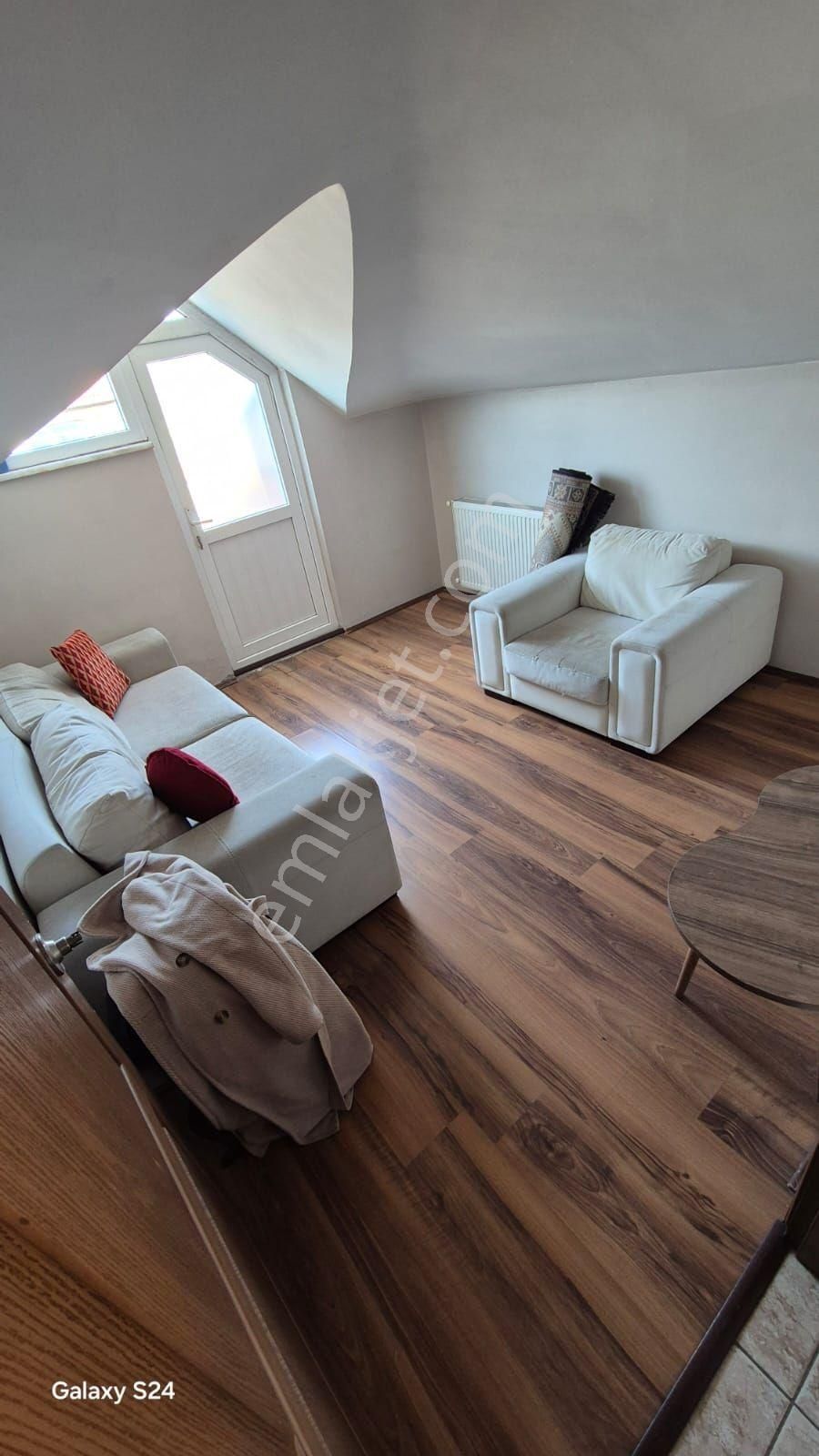 Bahçeli Evler De Kiralık Eşyalı Daire 1+1 Asansörlü Otoparklı - Görsel 2