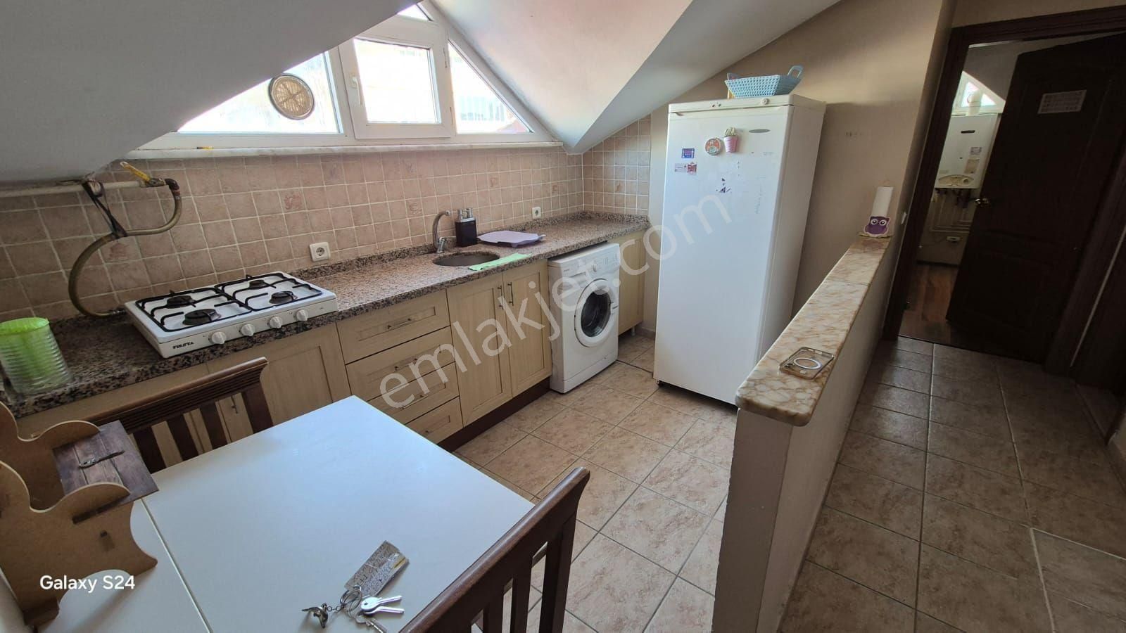 Bahçeli Evler De Kiralık Eşyalı Daire 1+1 Asansörlü Otoparklı - Görsel 4