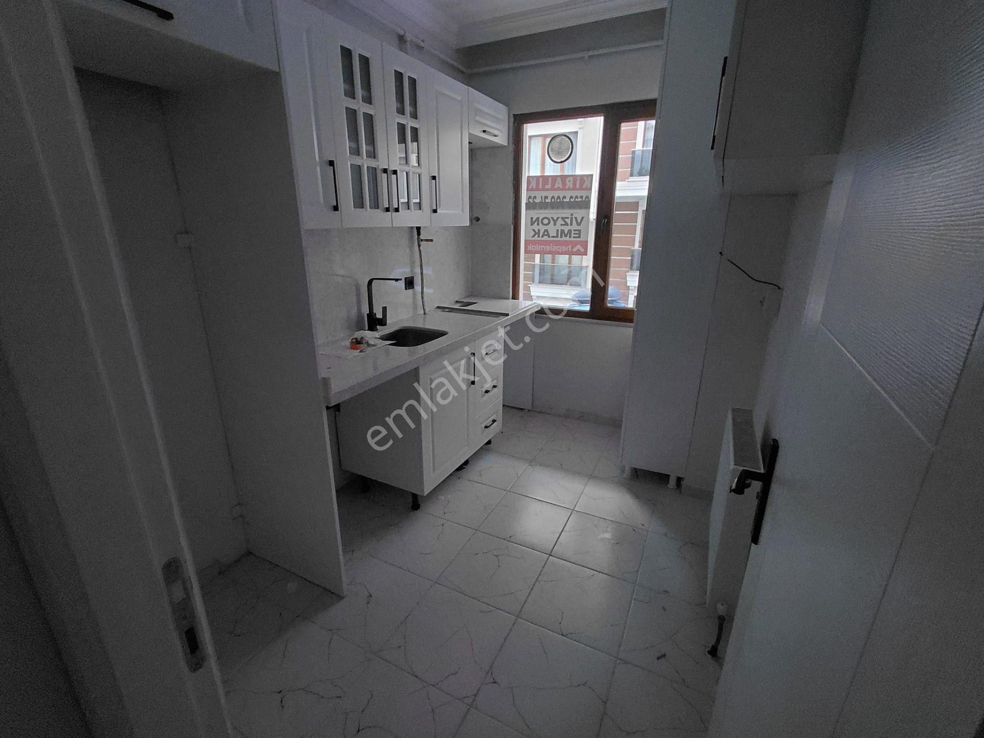 Bölgede Nadir Kapalı Otoparklı Asansörlü 2+1 Kiralık Daire