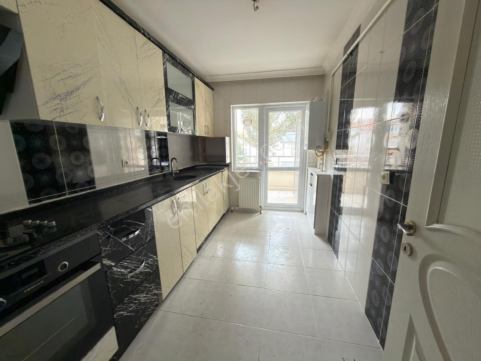 Sincan Malazgirt Mhde Yeni Bina Yapılı 3+1 Harika Konumda Ara Kat Daire - Görsel 3