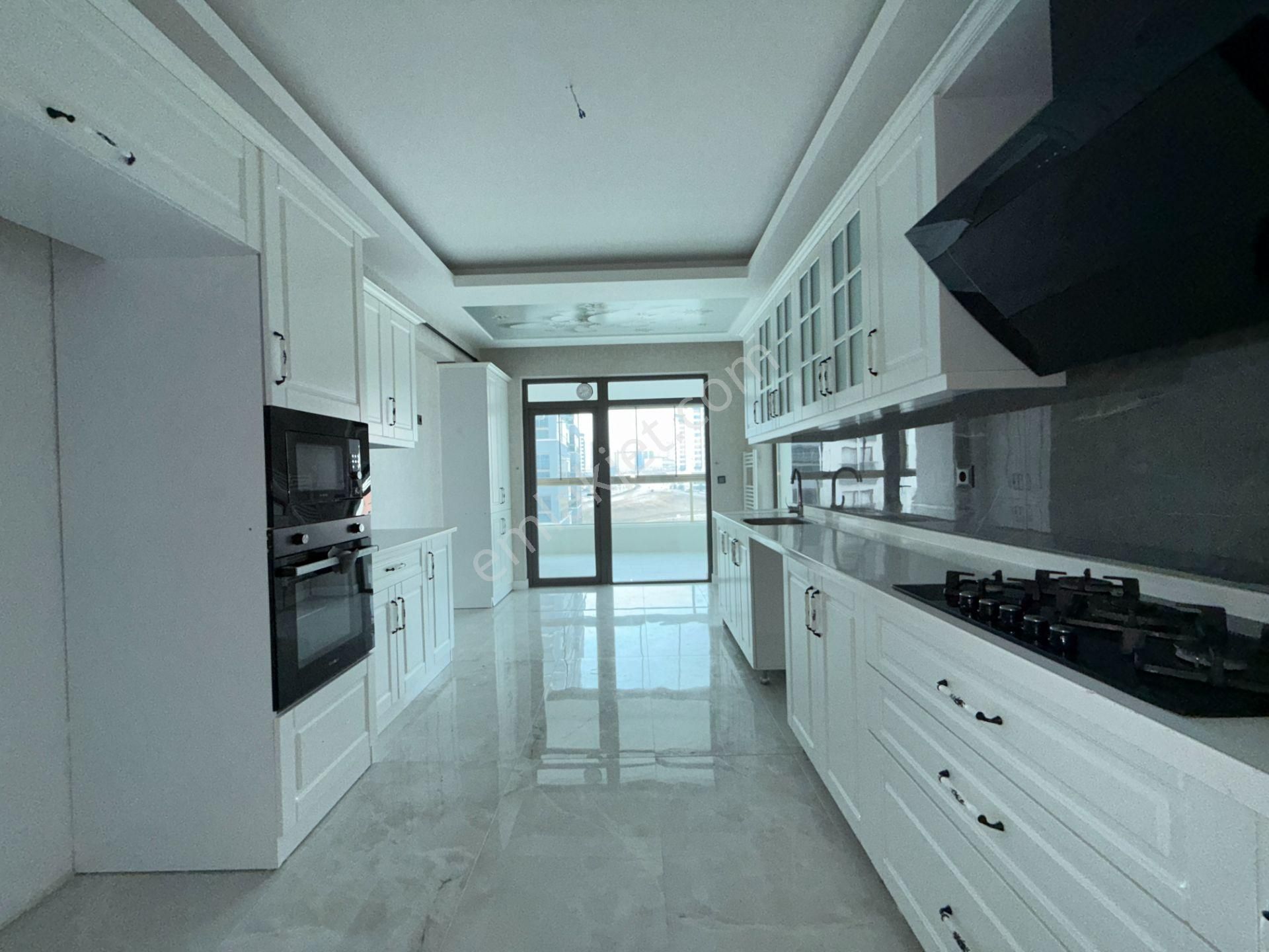 Ufuk Kılıç Emlak'tan Sitede K.otoparklı Şık Yapılı Modern 4+1 Daire - Görsel 3