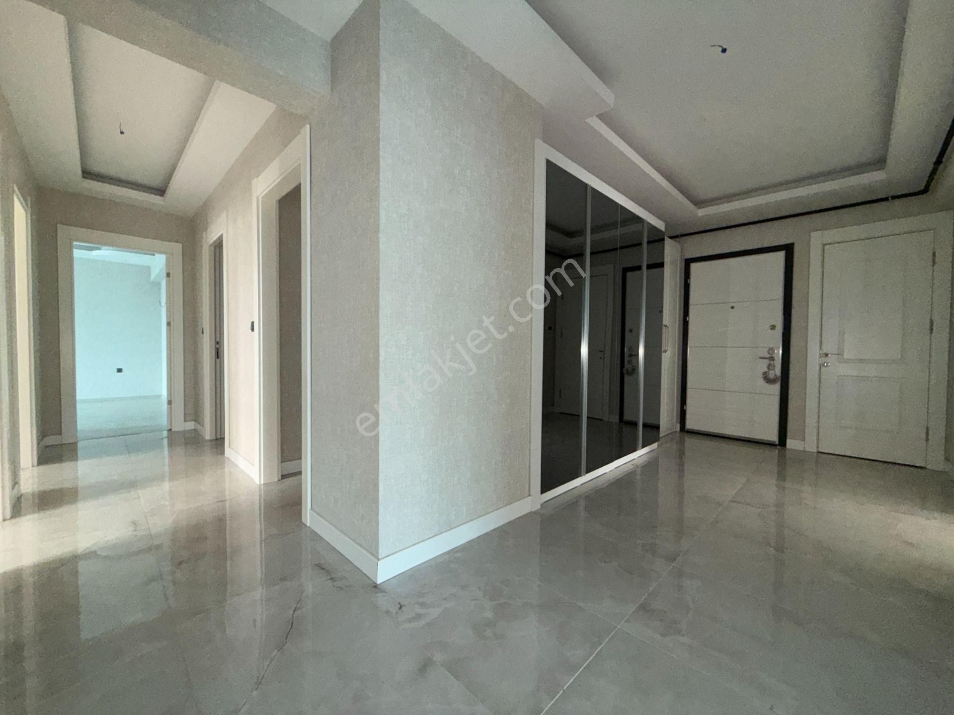Ufuk Kılıç Emlak'tan Sitede K.otoparklı Şık Yapılı Modern 4+1 Daire - Görsel 29