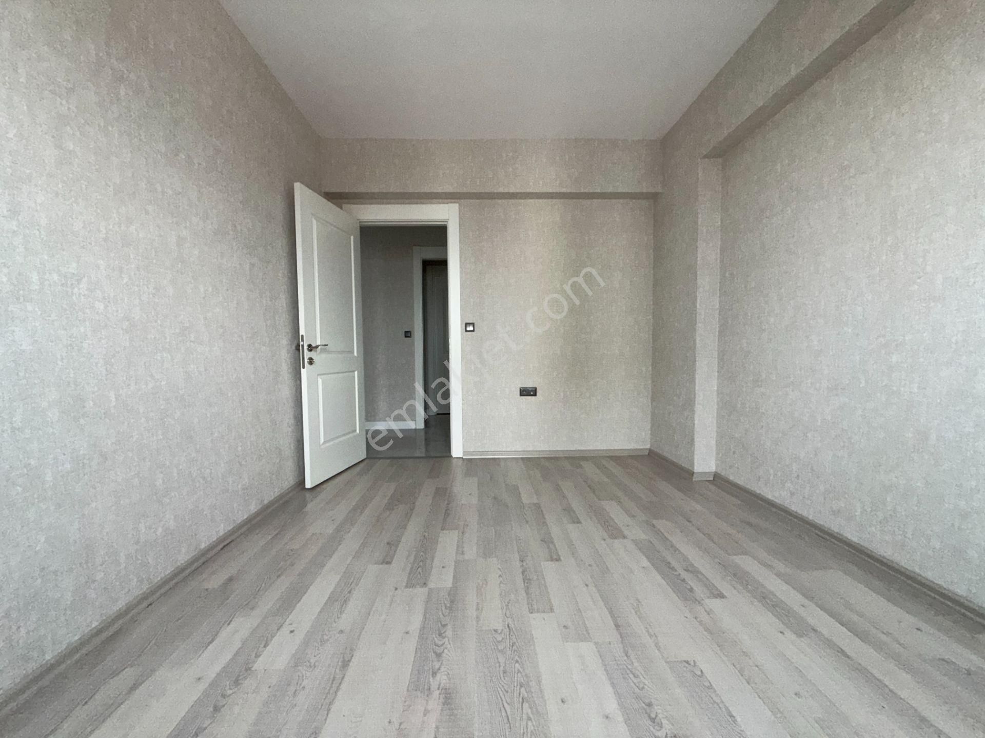 Ufuk Kılıç Emlak'tan Sitede K.otoparklı Şık Yapılı Modern 4+1 Daire - Görsel 16