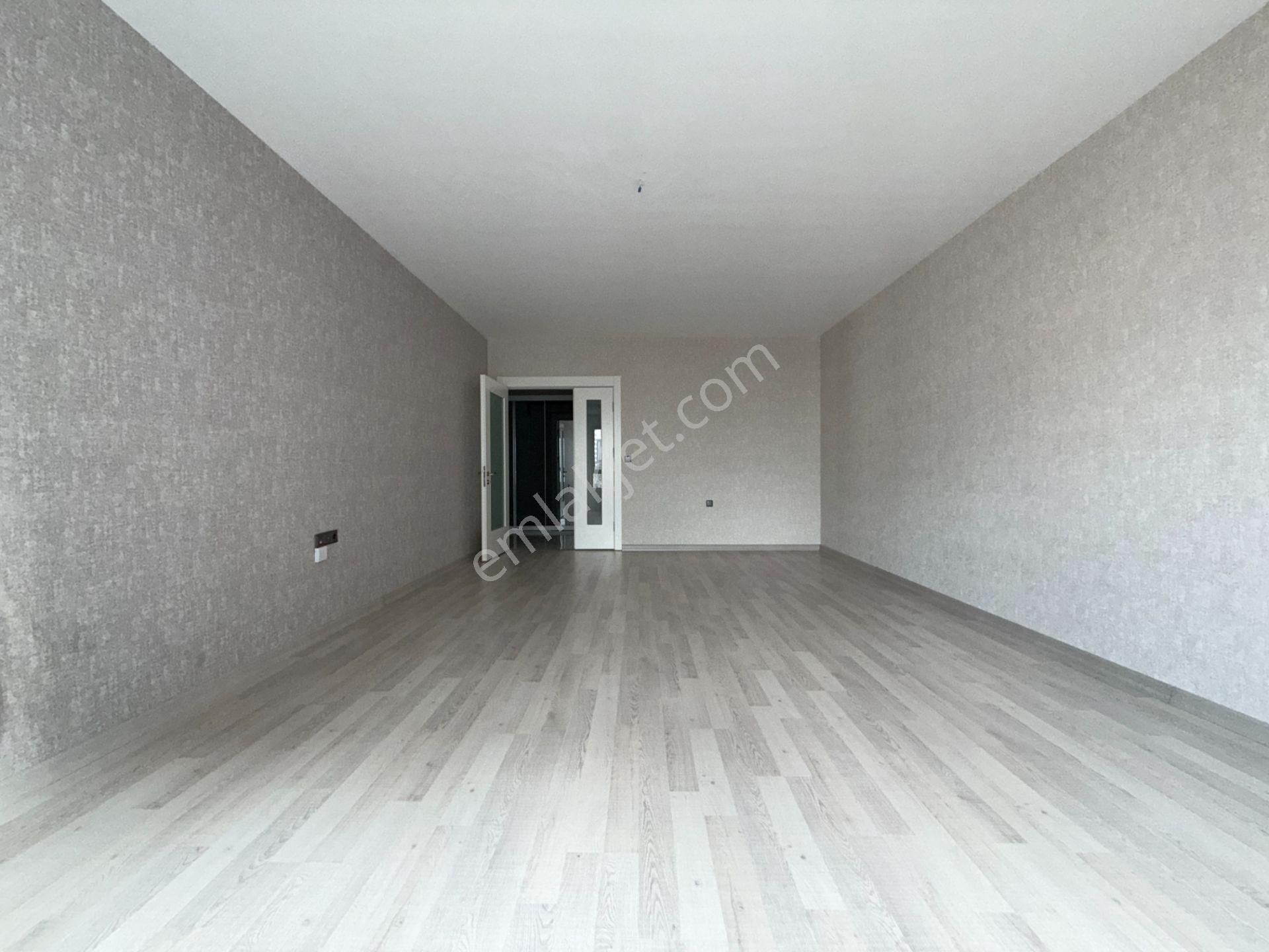 Ufuk Kılıç Emlak'tan Sitede K.otoparklı Şık Yapılı Modern 4+1 Daire - Görsel 9