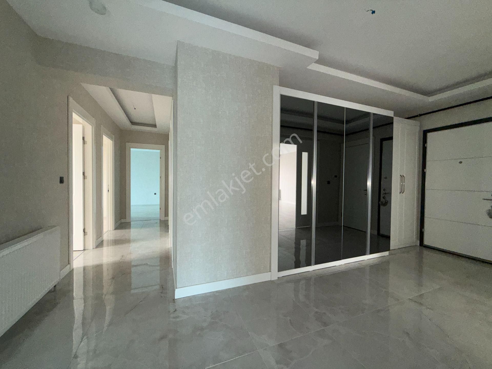 Ufuk Kılıç Emlak'tan Sitede K.otoparklı Şık Yapılı Modern 4+1 Daire - Görsel 31
