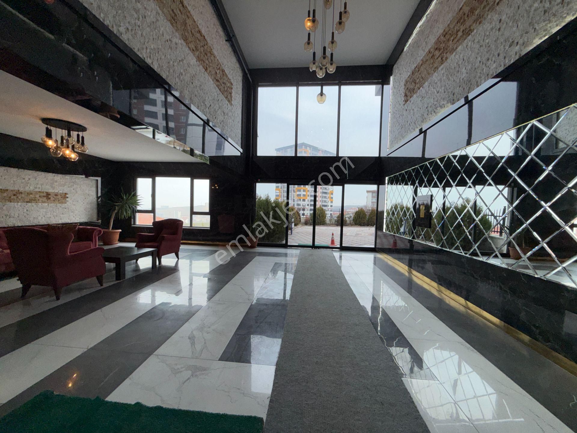 Ufuk Kılıç Emlak'tan Sitede K.otoparklı Şık Yapılı Modern 4+1 Daire - Görsel 34